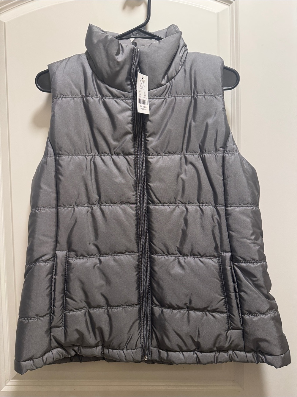 New York & Company Quilted Puffer Vest in Gray Woman M